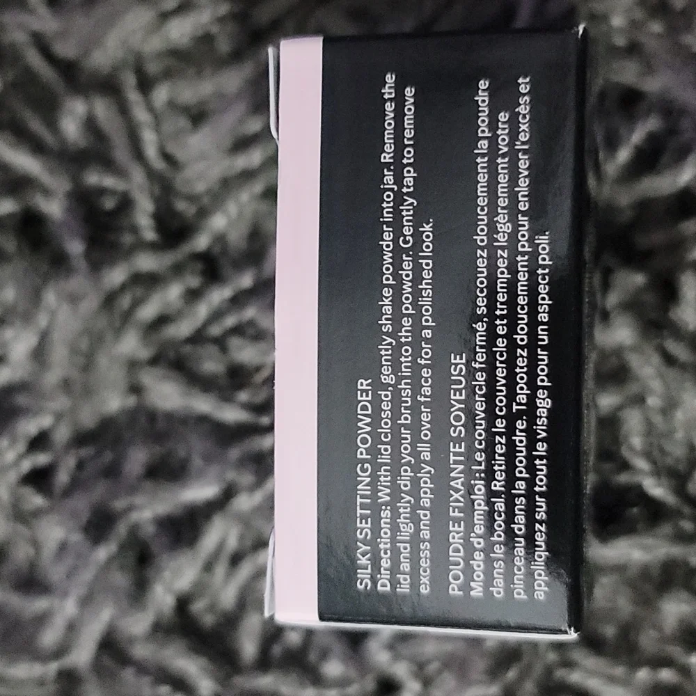 💟NIB Mary Kay Silky Setting Powder: Light - Medium Beige💟